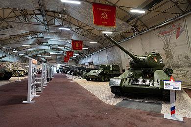 生存冒险游戏《多重人生》跳票到2025年Q1